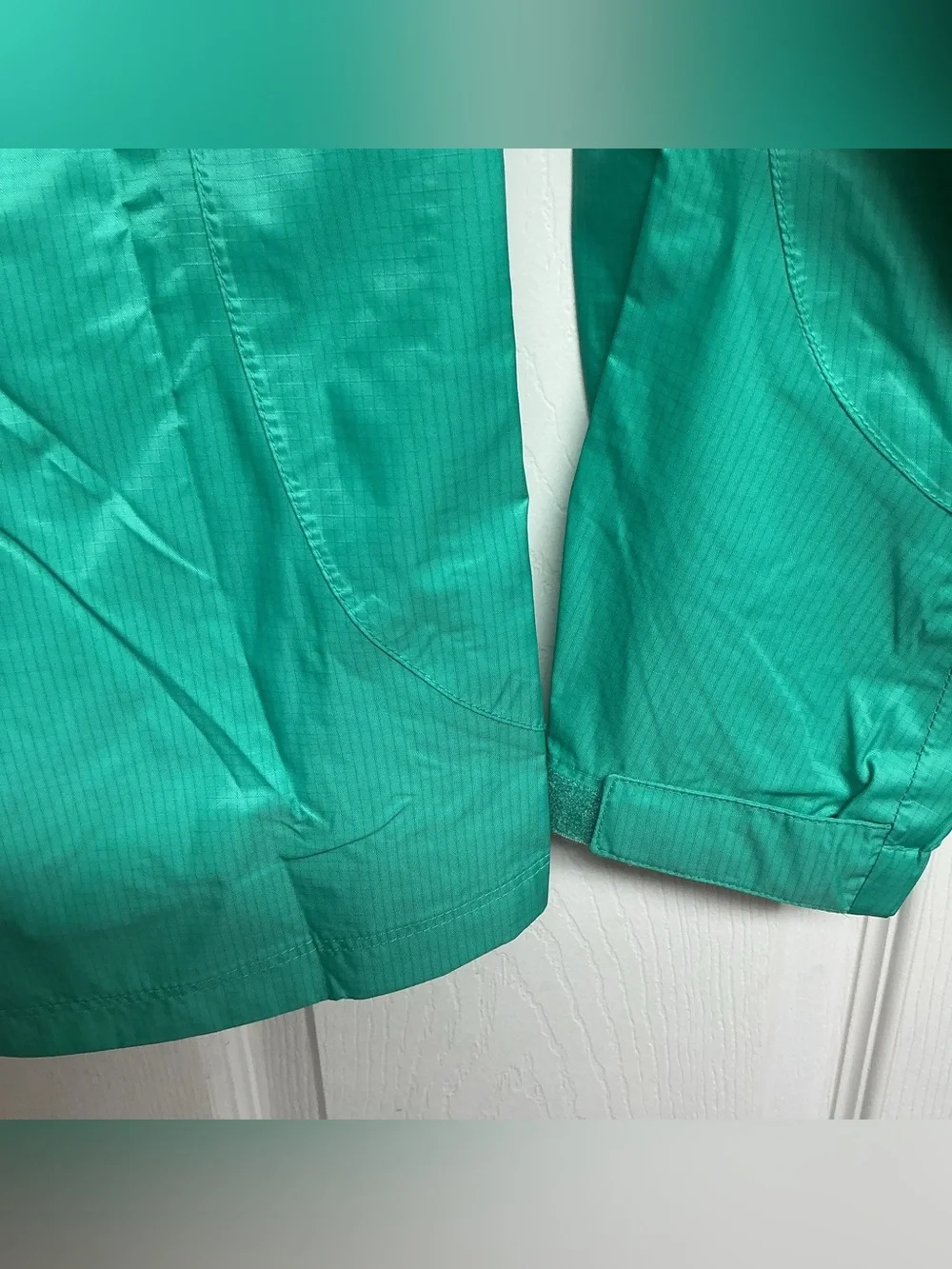 REI Girl’s Sz M 10-12 Hooded Green Waterproof Rain Jacket